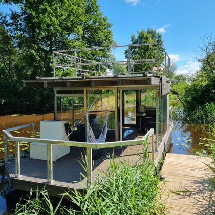 Iespēja svinēt svētkus vai atpūsties arī uz kuģīša, līdz 12 pers.